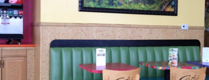 Tropical Smoothie Cafe is one of Tempat yang Disukai B..