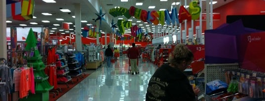 Target is one of Lugares favoritos de Noah.