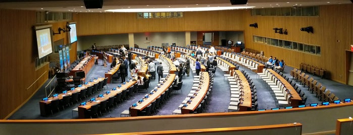 UN Conference Room 4 is one of Tempat yang Disukai Ahmad.