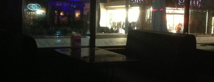 Dubara Bar is one of Нефи'ın Beğendiği Mekanlar.