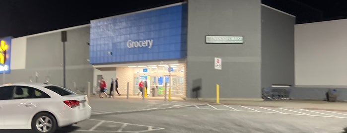 Walmart Supercenter is one of Walking dead sites.