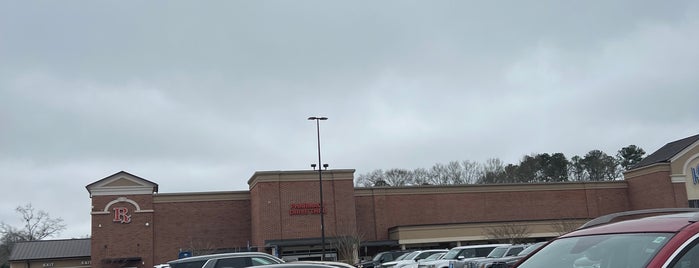 Kroger is one of Robertさんのお気に入りスポット.
