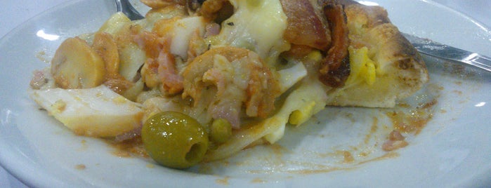 Diegos's Pizzaria e Restaurante is one of Almoço.