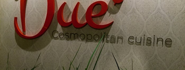 Due Cosmopolitan Cuisine & Bar is one of Para Gdl!!! :).