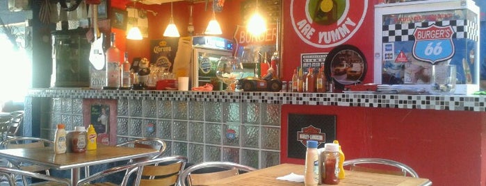 Burger's 66 is one of Tempat yang Disimpan Enrique.
