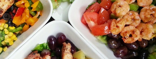 The Lawn Grill & Salad Cafe is one of mo pleasure'nin Kaydettiği Mekanlar.