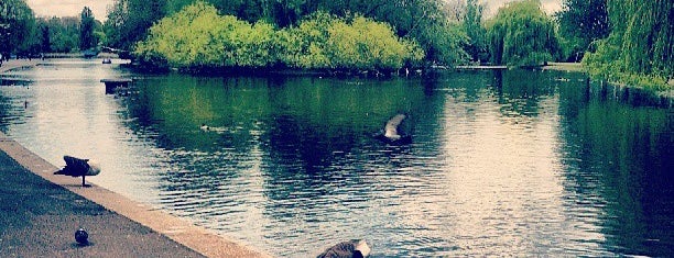 Regent's Park is one of London.