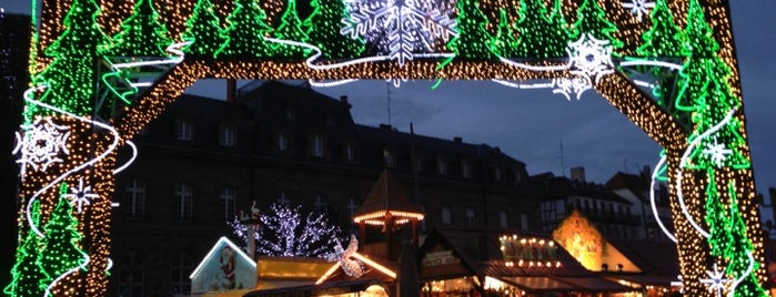 Marché de Noël de Strasbourg is one of สถานที่ที่ Alexi ถูกใจ.
