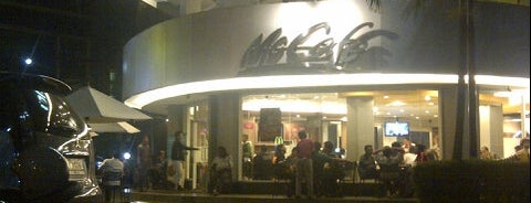 McDonald's & McCafé is one of Lugares favoritos de RizaL.