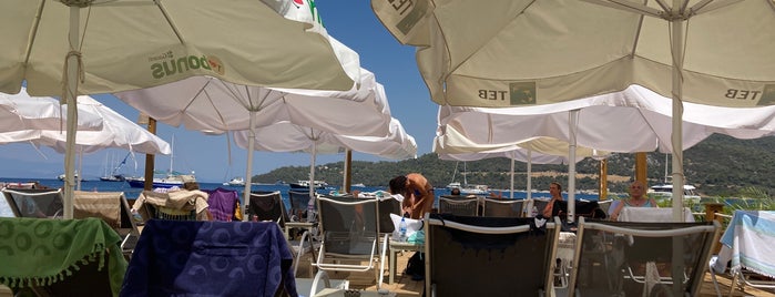 Beluga Otel & Beach is one of Zafer'in Beğendiği Mekanlar.