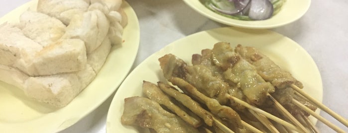 หมูสะเต๊ะปัทมา อร่อยมาก @วงเวียนเล็ก is one of Satay.bkk.