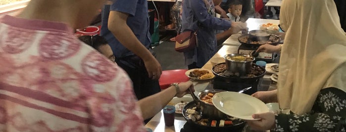 Big Spoon Steamboat & Grill Subang 2 is one of Food.