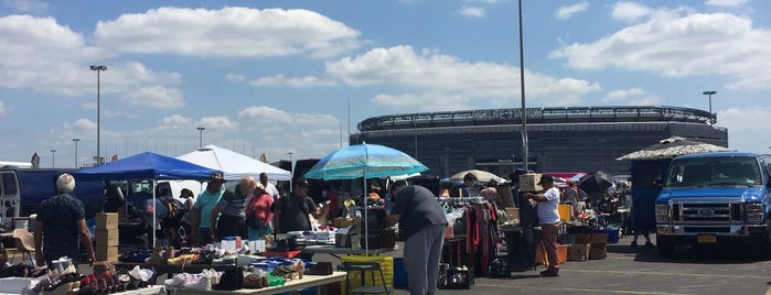 Meadowlands Flea Market is one of Places to go in NY.