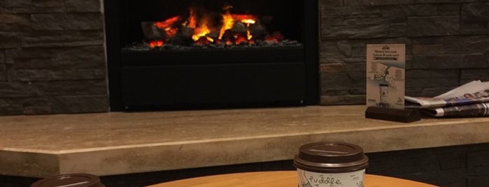 Caribou Coffee is one of Esさんのお気に入りスポット.