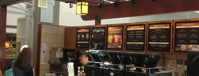 Caribou Coffee is one of สถานที่ที่ Krystal ถูกใจ.