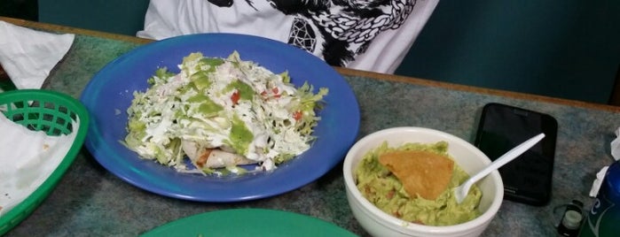 Garibaldi Mexican Restaurant is one of สถานที่ที่บันทึกไว้ของ Lizzie.