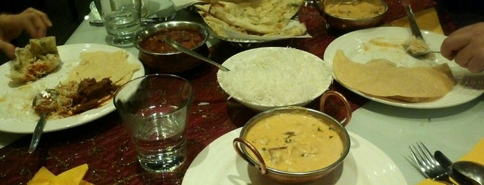 Village Indian Restaurant is one of Celaさんのお気に入りスポット.