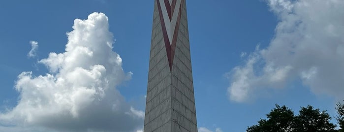 Suffolk County Vietnam Veterans Memorial is one of Mayorships.
