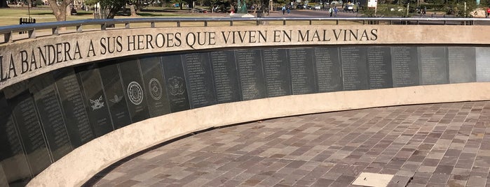 Monumento a los Caídos en Malvinas is one of Rosario - Visitar.