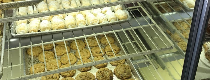 Minerva Bakery is one of PBS A Few Great Bakeries.