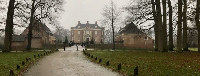 Kasteel Middachten is one of สถานที่ที่ Bernard ถูกใจ.