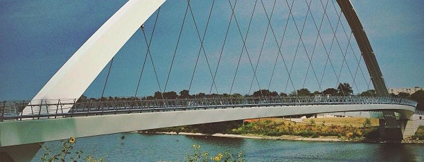 Center Street Bridge is one of Lieux qui ont plu à Lizzie.