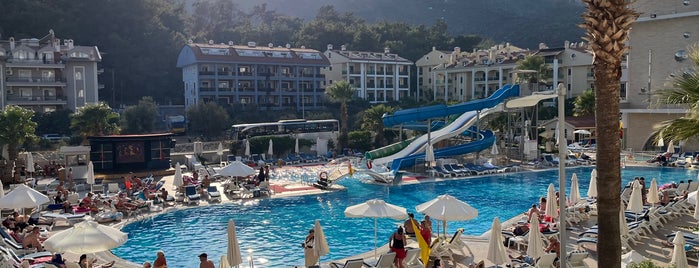Grand Paşa Hotel is one of Marmaris Otelleri.