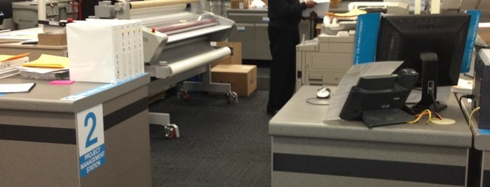 FedEx Office Print & Ship Center is one of Fat Frankie's Favorites.