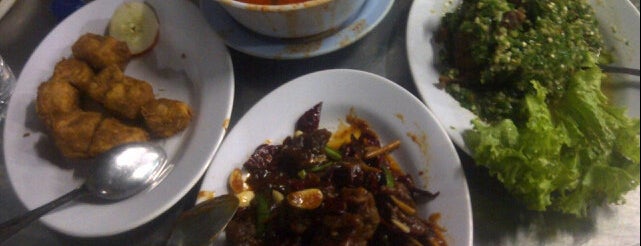 Wajir Seafood is one of Medan Culinary.