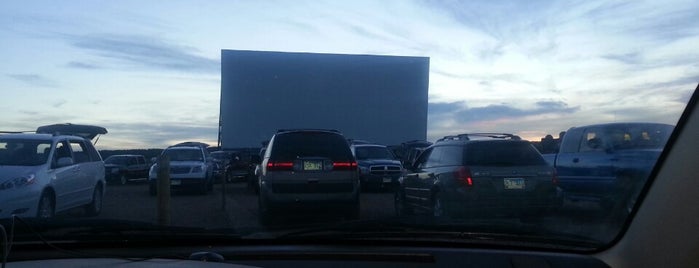 Roy's Black Hills Twin Drive-in is one of Tempat yang Disukai Malorie.