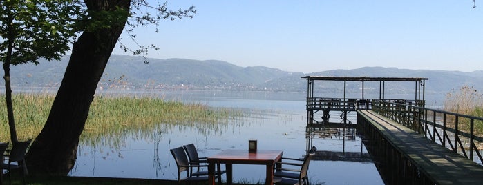Missina Cafe Restaurant is one of สถานที่ที่ Deniz ถูกใจ.