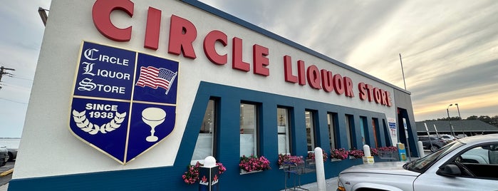 Circle Liquor Store is one of FT5.