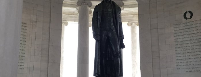 Thomas Jefferson Memorial is one of Washington.