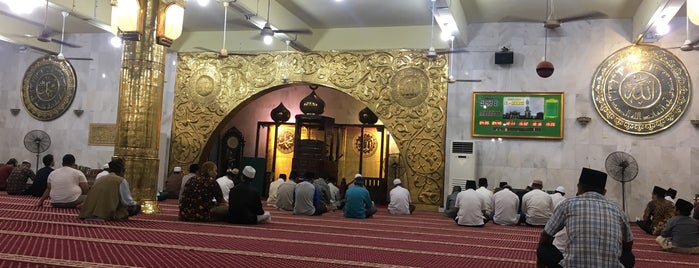 Masjid Raya Tanjung Pinang is one of Jalan jalan.