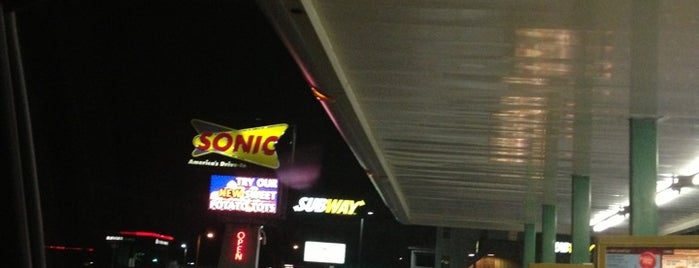 SONIC Drive In is one of Lieux qui ont plu à Michael.