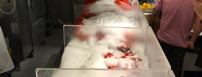 Freshly Steamed Lobster is one of Lieux sauvegardés par Kimmie.