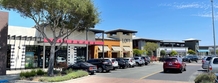 Vintage Oaks Shopping Center is one of Non-Food Joints.