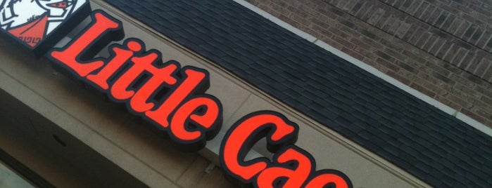 Little Caesars Pizza is one of สถานที่ที่ Tyson ถูกใจ.