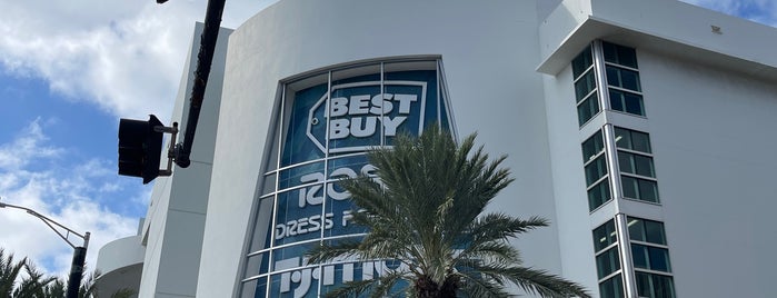 Best Buy is one of The 11 Best Places for Discounts in Miami Beach.