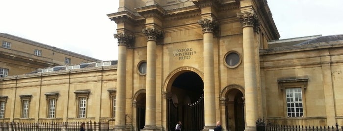 Oxford University Press is one of Fathimaさんのお気に入りスポット.