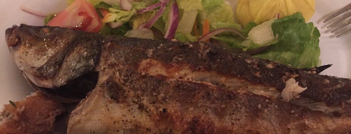 Blacksea Fish & Grill is one of Locais curtidos por D.