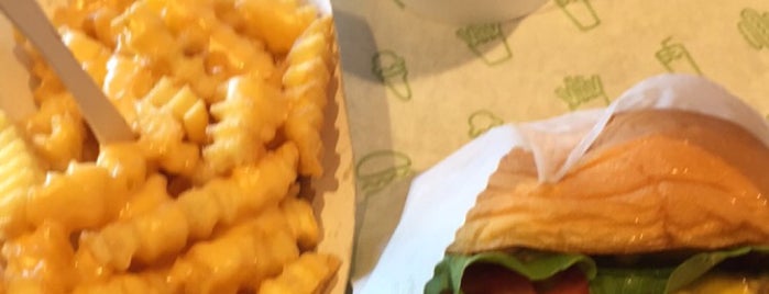 Shake Shack is one of Andyさんのお気に入りスポット.