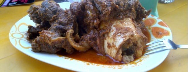 Roti Canai Kopiah Merah is one of Lugares guardados de ꌅꁲꉣꂑꌚꁴꁲ꒒.