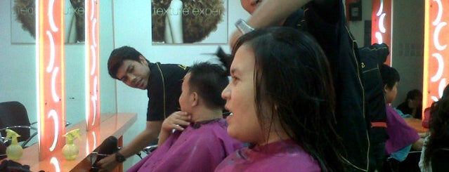 Lutuye salon metropolitan mall is one of Favorite Place:D.