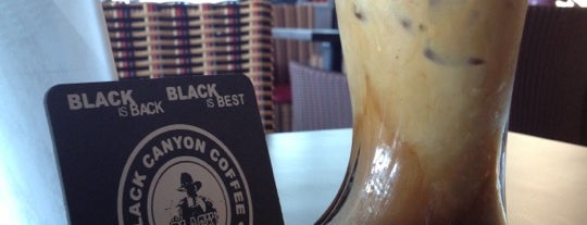 Black Canyon Coffee is one of Locais curtidos por Juand.
