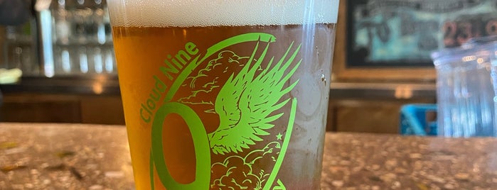 Cloud 9 Brewery is one of Jaredさんのお気に入りスポット.