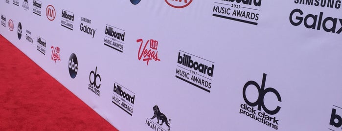 Billboard Music Awards is one of Lugares favoritos de Kelly.