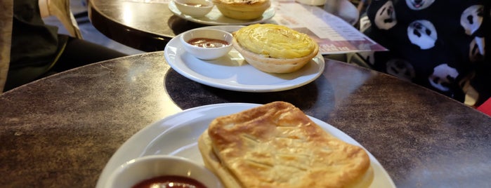 Dinkum Pies is one of Mikeさんのお気に入りスポット.