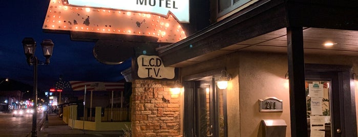 The Lodge on Route 66 Hotel Williams is one of Posti che sono piaciuti a Jordan.