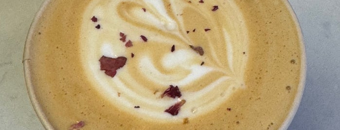 Artis Coffee Roasters is one of Lugares favoritos de Ashok.